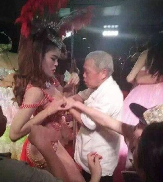 先不说这三块钱的消费的多与少，如此色胆包天简直是将国人的脸也一起丢尽了!