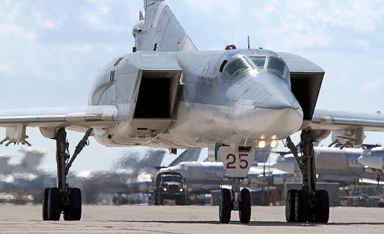 120吨轰炸机比战斗机还快 挂6吨重导弹专打航母 多次求购不卖中国