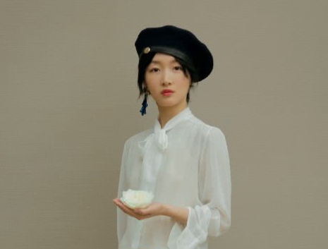 曝周冬雨深夜醉酒 烂醉如泥靠助理搀扶被疑恋情生变?(图1) 曝周冬雨深夜醉酒 烂醉如泥靠助理搀扶被疑恋情生变?(图1)