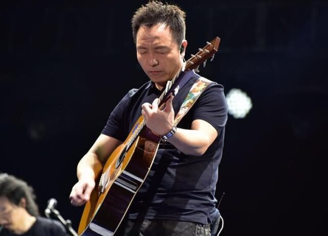 许巍是如何看待汪峰的乐坛地位?他的一番话显