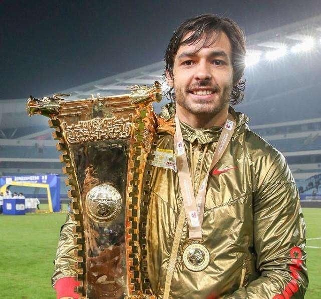 又一豪门加入高拉特争夺战! 开3300万年薪, 恒