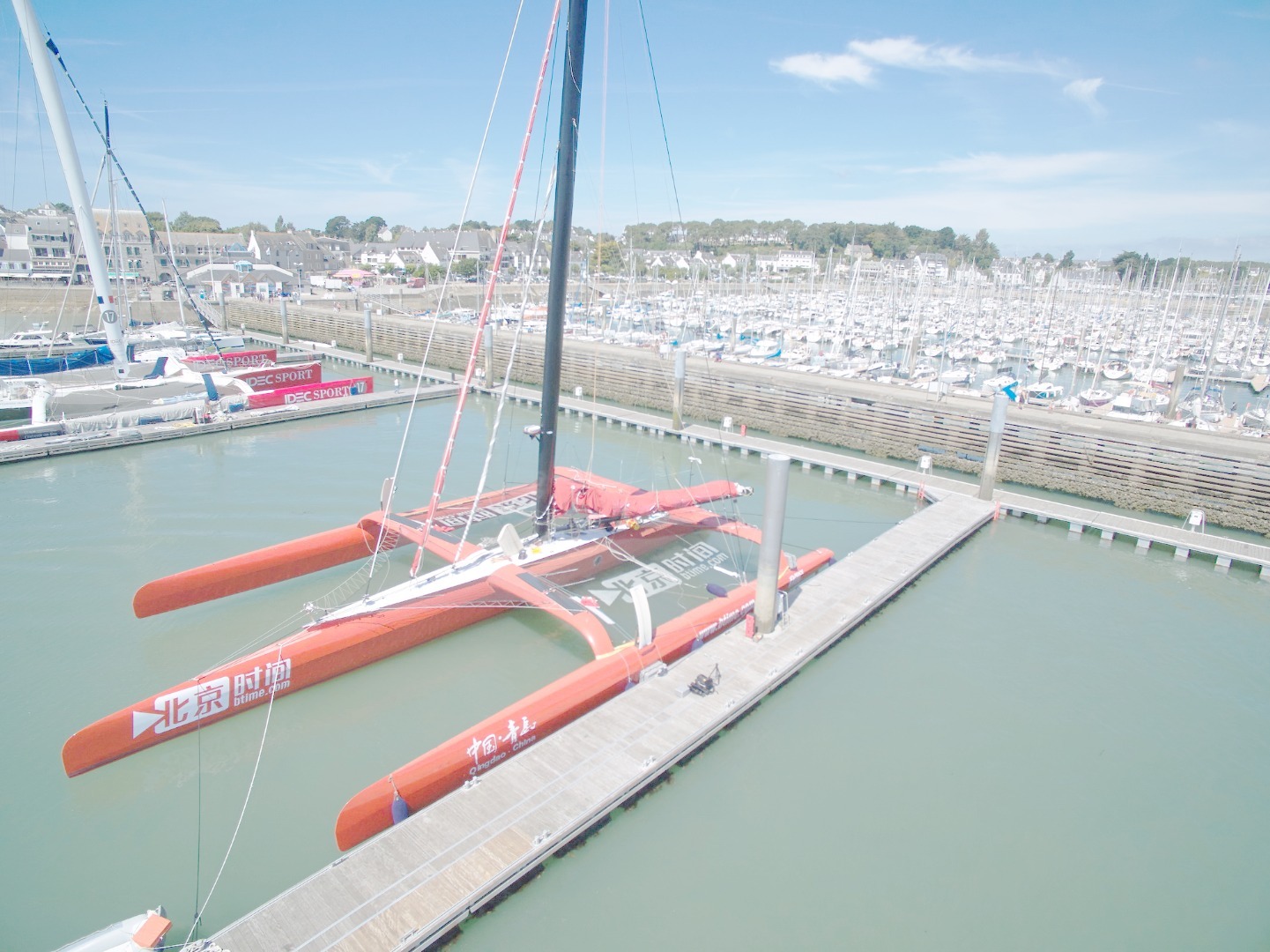 组图-北京时间号三体大帆船 顺利贴标完成