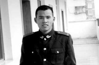 十年之前 | 他跪地痛哭:求求你们,让我再去救一