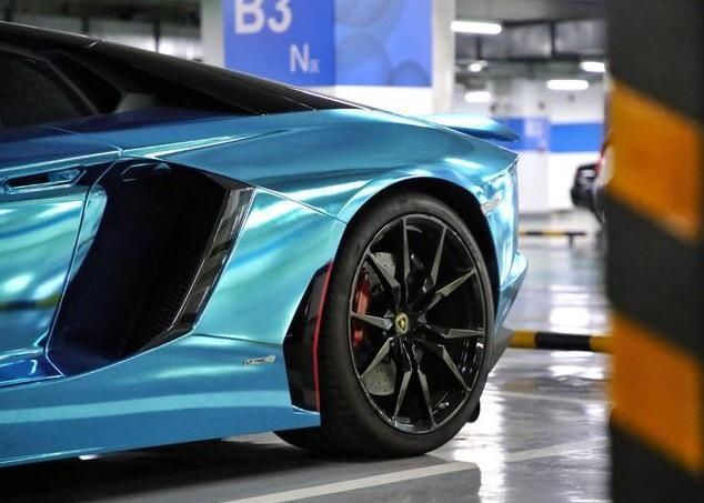 全球仅十台价值八百万,国内有一辆,车主是明星,他比豪车更迷人!