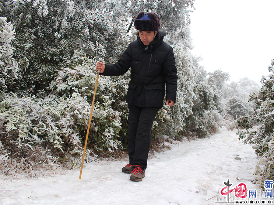 【新春走基层】曲靖线路工人一线抗冰保电 【新春走基层】曲靖线路工人一线抗冰保电