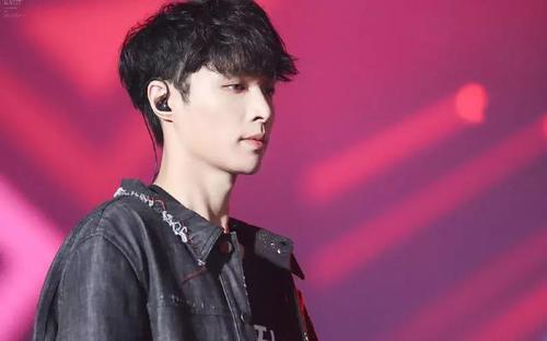 张艺兴拒绝热巴?林更新近况!宋祖儿、周冬雨、