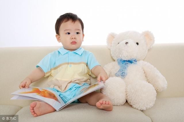 周易测名字2018年6月出生属狗范姓男孩,起名