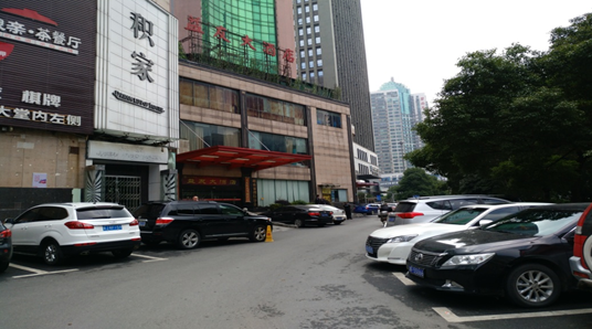 长沙一物业公司涉嫌停车乱收费