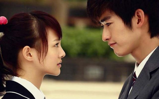 郑爽和张翰分手五年后再次相拥,画面依旧令人