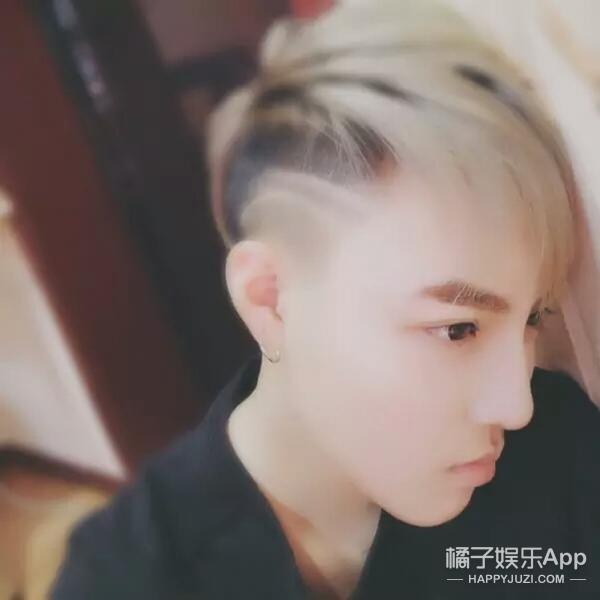 把爱情故事写成小说的快手吴亦凡和快手刘