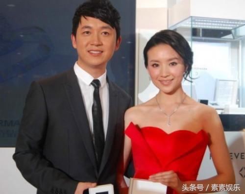 贾乃亮李小璐复合后,一家三口商场行