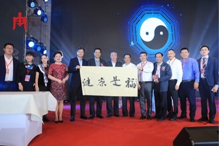 荣耀十年-与国同梦 四川省上海商会十周年庆典活动隆重召开(图2) 荣耀十年-与国同梦 四川省上海商会十周年庆典活动隆重召开(图2)
