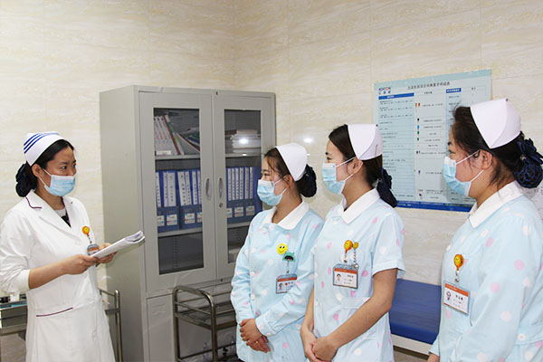 美丽护士长的一天是怎样度过的?