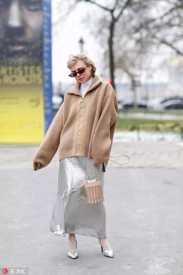 换季的时候到底应该穿什么?今年最流行搭配是