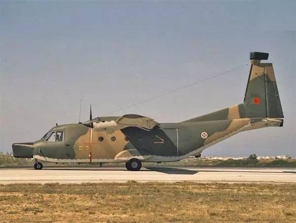 市场上19座通用运输机的最好型号是c-212(还有一个机型是波兰的安-28