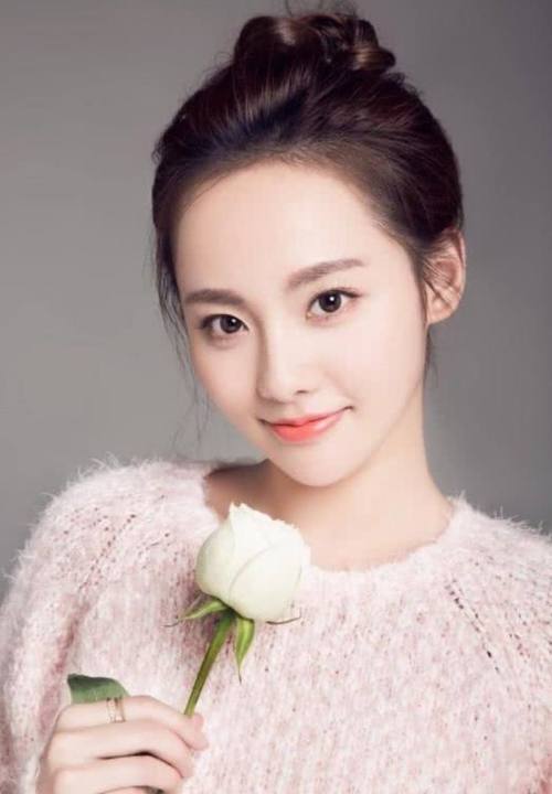 当《延禧》女演员都扎上丸子头,张嘉倪最娇俏