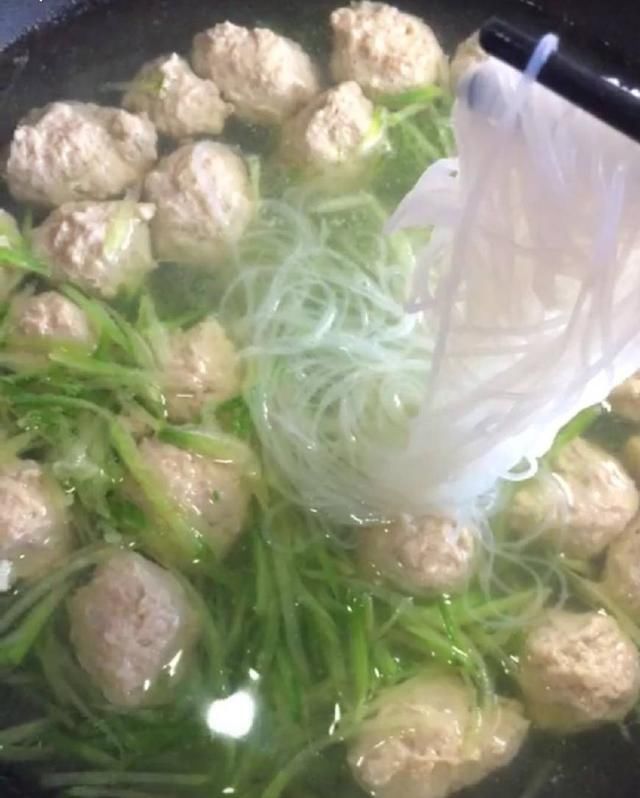 低热量减肥饱腹餐-萝卜丝肉丸汤 荤素搭配健康