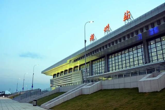 苏州高质量发展的战略抉择与对策,兼论杭州崛