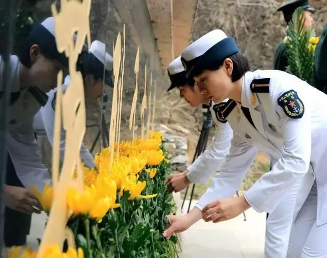 陆军军医大学士官学校组织清明纪念活动