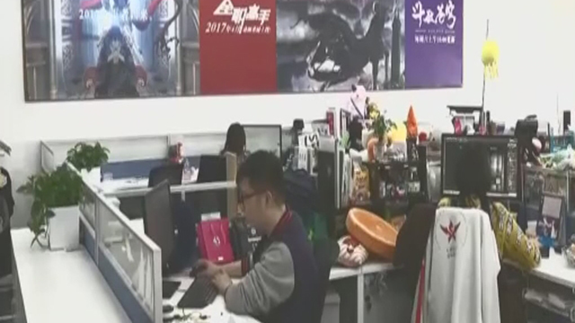 《怎么看》20171123网络文学如何讲好中国故事 《怎么看》20171123网络文学如何讲好中国故事