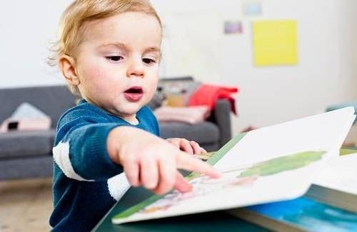 2岁宝宝调皮不听话怎么办,家长试试这几个方法