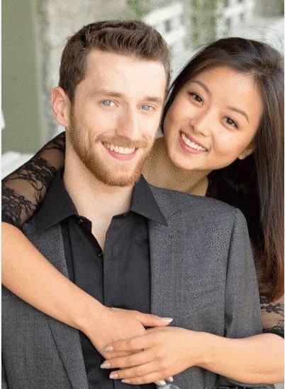 尴尬!韩国花滑女神比赛中上衣开裂险走光 继续