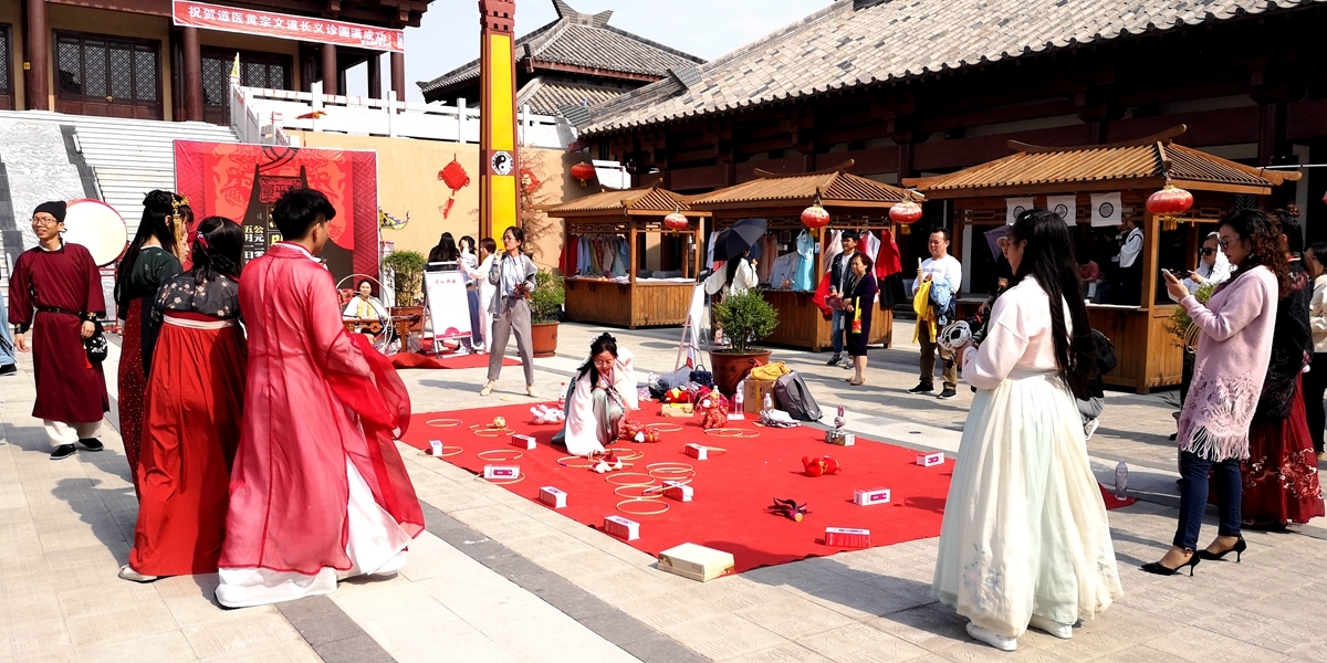 城宣平里,免票玩嗨五一小长假,蹴鞠、投壶、套圈