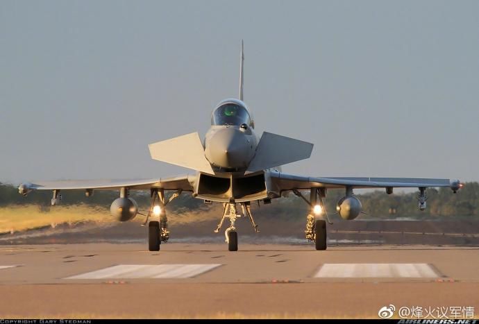 和我军歼10C较量一下?欧洲台风战斗机美图