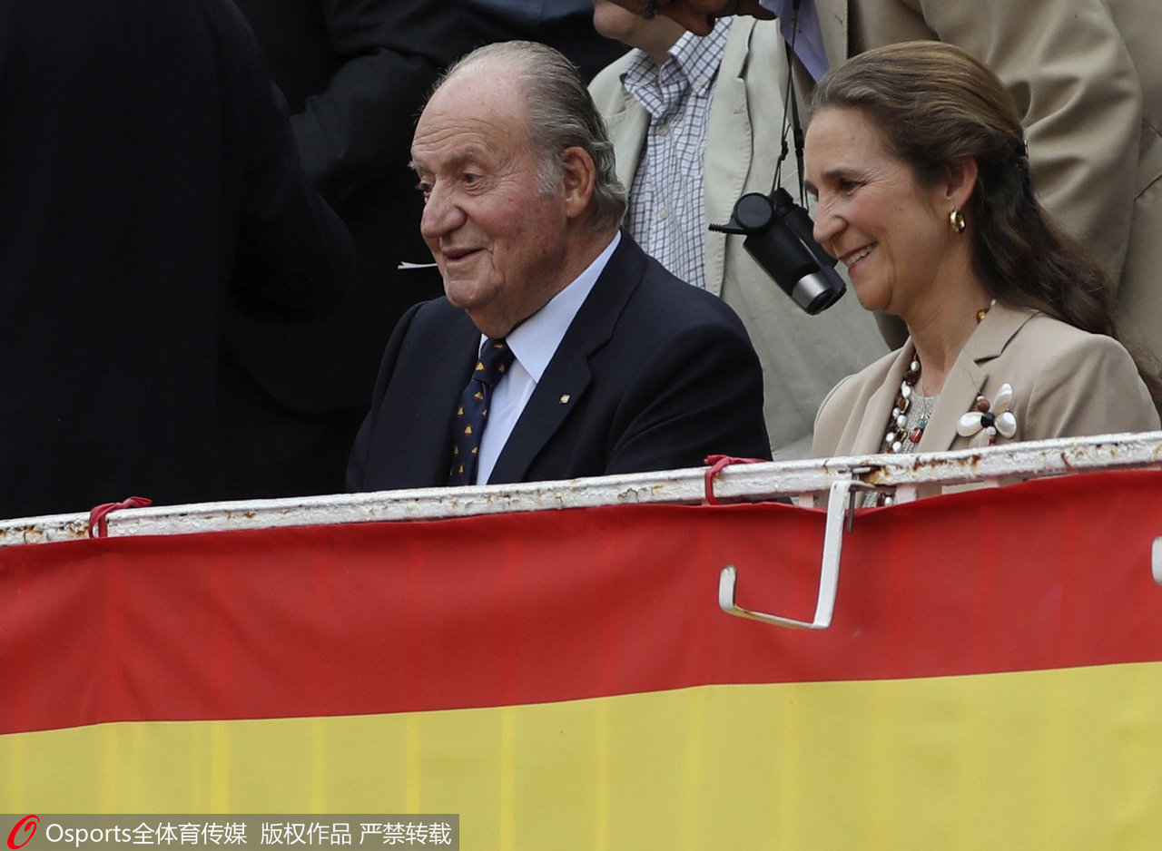 西班牙斗牛节国王出席 画风狂暴场面血腥