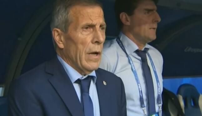 乌拉圭主帅:卡瓦尼一直在努力恢复,我们没放烟