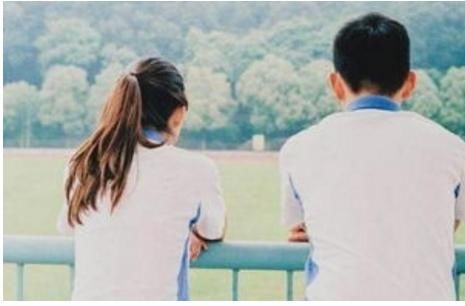 离婚后,他每个月往我卡里打钱,查到里面的余额