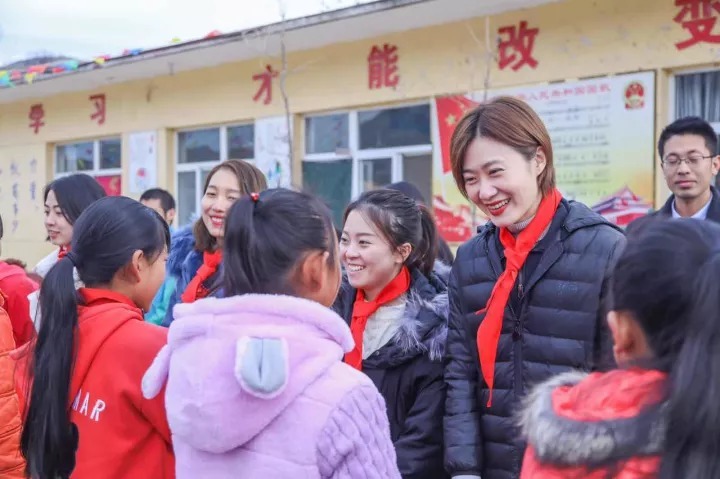 张萌萌姐2017 未来助学字典项目爱心接力,温