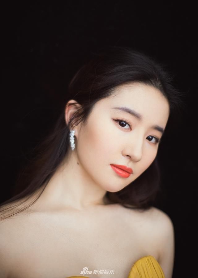 刘亦菲早年在美国的照片,网友:没想到你是这样的刘亦菲