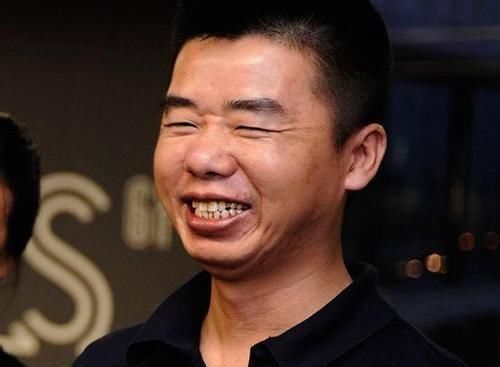 二流手机厂商发海报恶心小米!网友:也不看看自