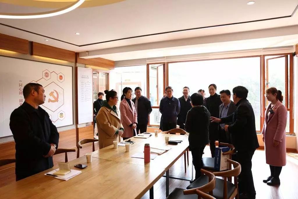 好巴适!重庆客人为采荷党建点赞