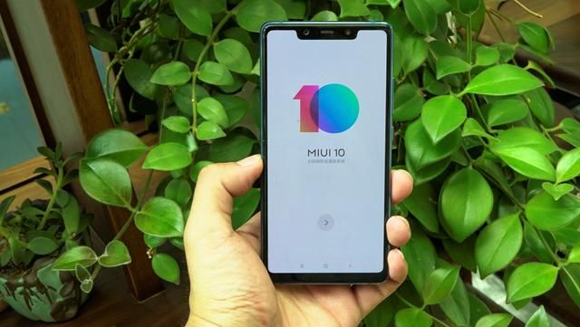 小钢炮来袭!小米8 SE成小屏幕手机里的扛鼎之