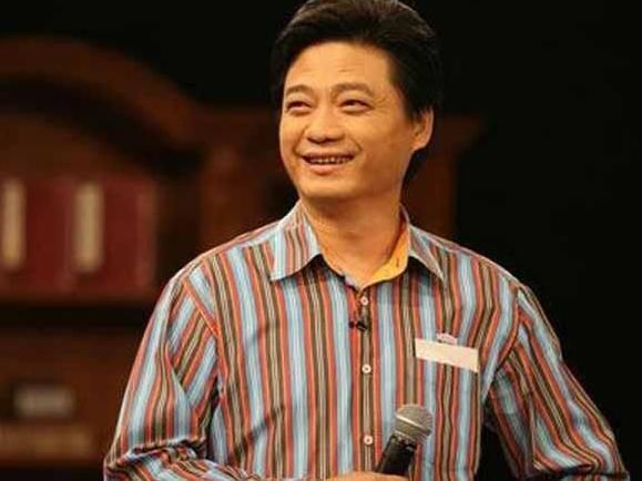 冯小刚微博发文,十问崔永元,网友一边倒