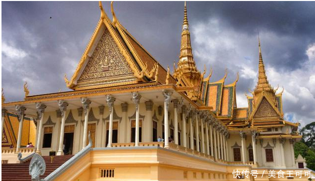 去泰国旅游,入境有个奇葩规定,要带够4000现金