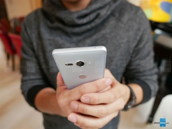 索尼Xperia XZ2 Compact图赏:四种配色小尺寸
