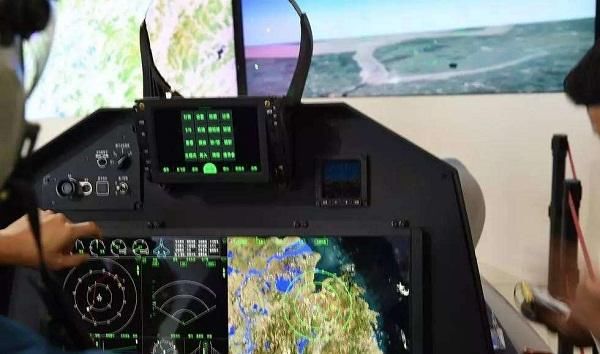 歼16座舱震憾亮相 技术水平远超苏35SK 中俄