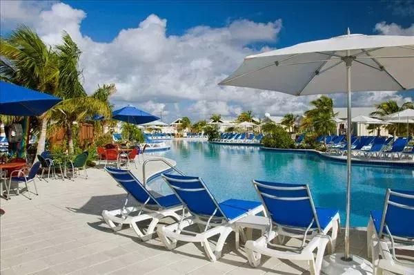 这些地方免签、落地签!五一出国游好去处!