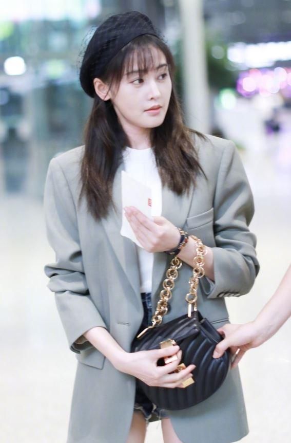 有毒!江疏影、张天爱的贝雷帽一不小心就让人