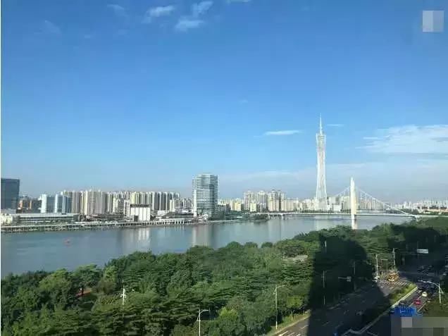 面对全网白斩鸡解散国足质疑,中国男足晒出豪