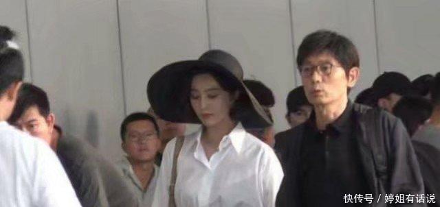 手机2片场照曝光,61岁葛优头发茂密,范冰冰一