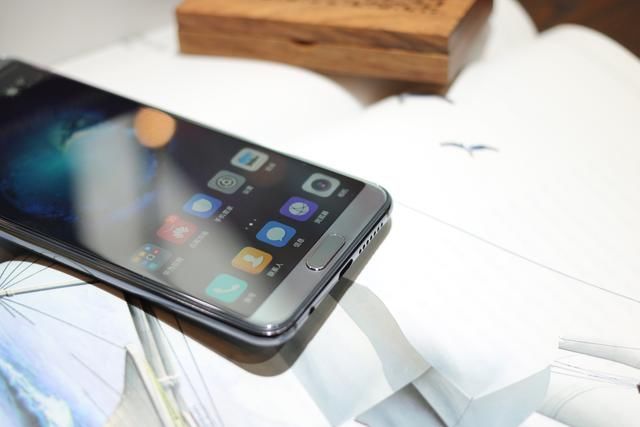 向旗舰看齐!华为nova2s上手体验