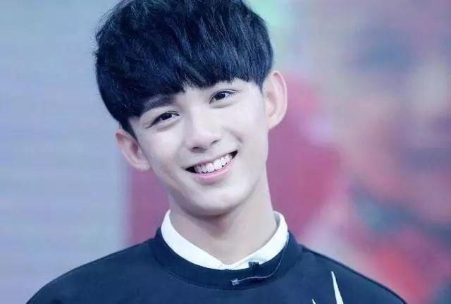 翻红歌手被包养?易烊千玺年龄造假?某影帝未