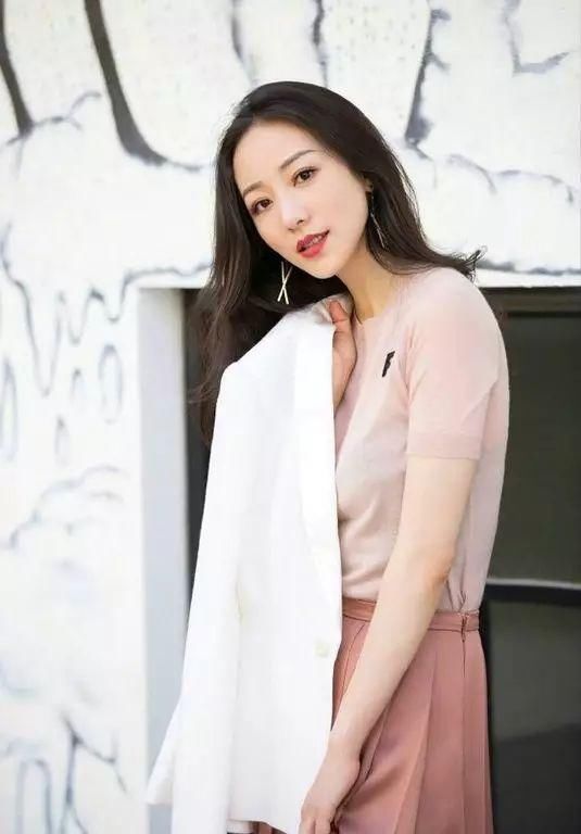 颜值演技才华都在线的女神韩雪:这才是京圈格