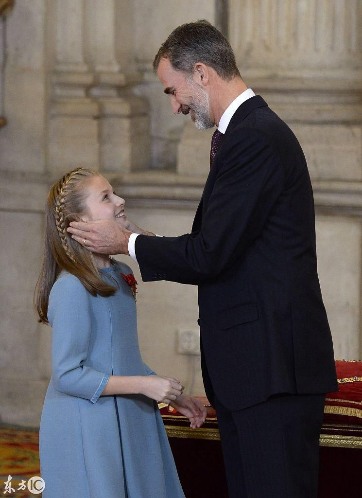 西班牙王室授勋闹剧 姐姐获得金羊毛勋章 妹妹