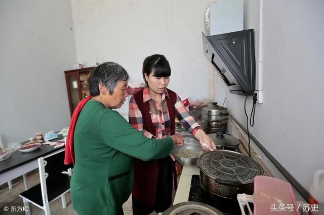 农村姑娘嫁人彩礼16万6,结婚三月婆婆交出财政