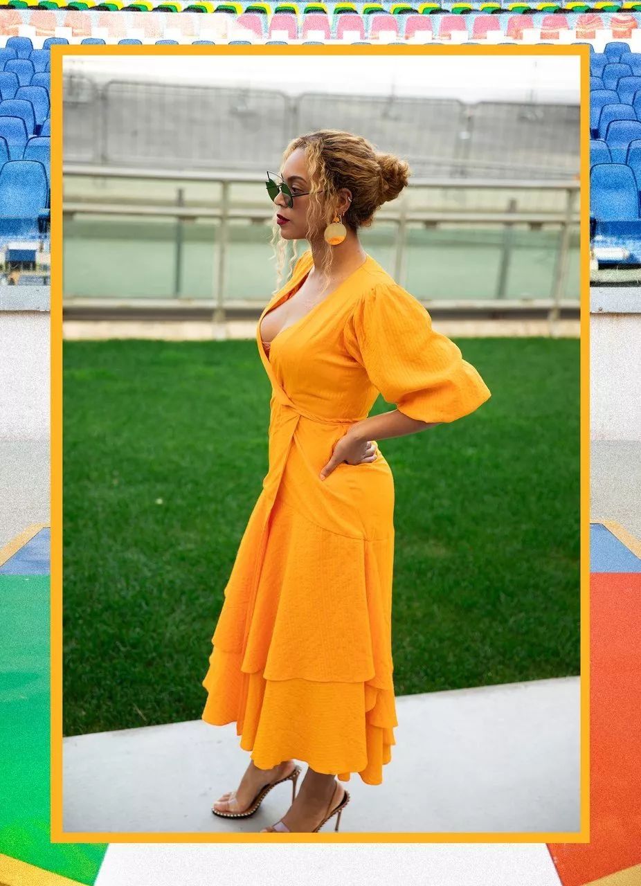 Angelababy穿Dior裙在跑男正经唱歌,这么美的